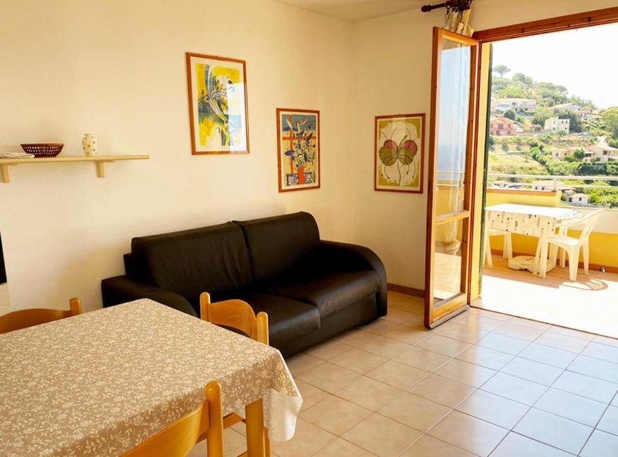 Capoliveri Appartamento Panoramico Con Terrazzo Luaran gambar